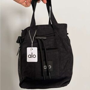 Alo crossbody bucket